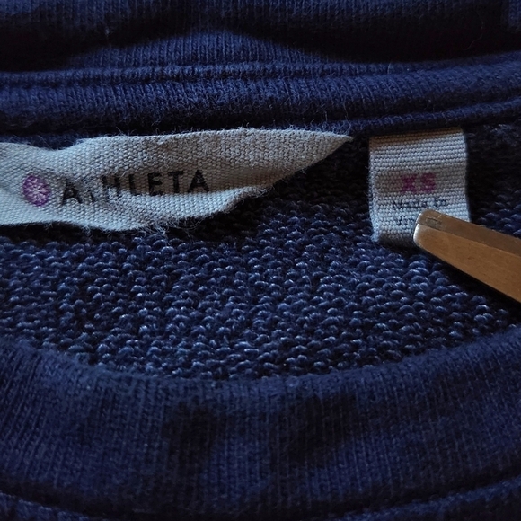 ATHLETA Women’s Cityscape Pullover Navy Blue Gold Zippers Sweatshirt Sz XS - Picture 5 of 5